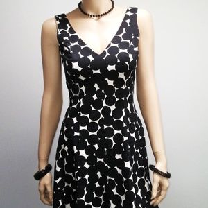 Dress,  4P,  black & white, black polka dots.